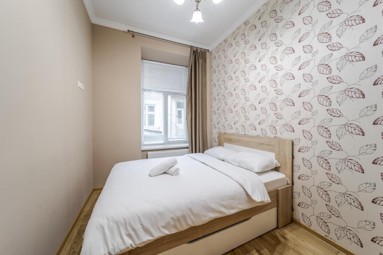 Apartment On Stavropihiiska Street 1 Lviv Ngoại thất bức ảnh